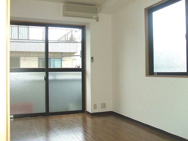 ドミール・アイ リビング