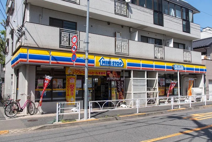 クララロベール コンビニ