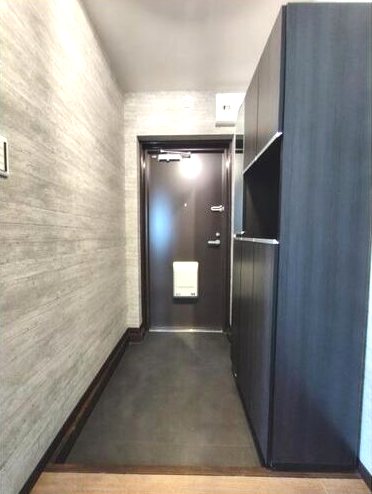 メゾン本行徳 玄関