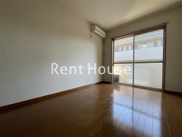 Cour du village（クードゥヴィラージュ） リビング