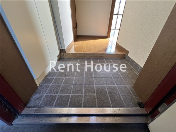 ロイヤル久我山 玄関