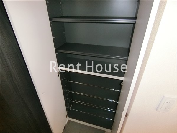 メゾン ド ルミエール 玄関