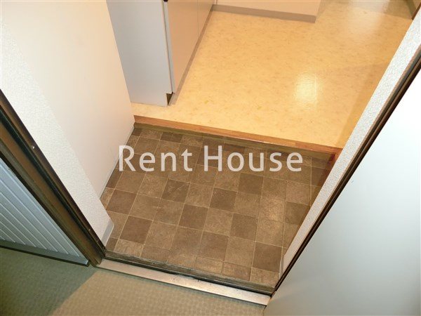 プログレッソ三鷹 玄関