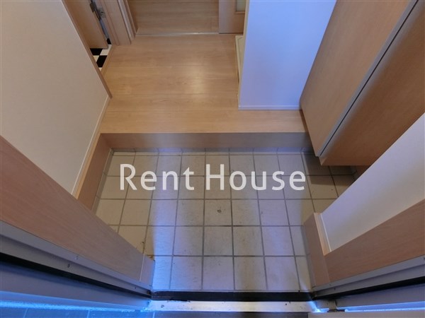 コアパレス常葉3 玄関