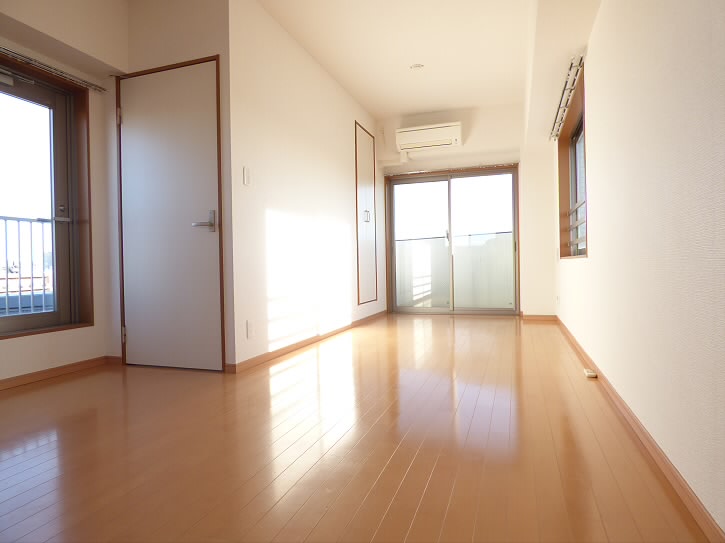 プレジール千歳烏山　当社管理物件 リビング