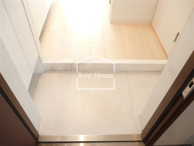 T.P.Cレジデンス府中  玄関