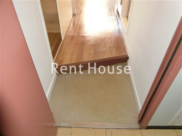 京西マンションビル　当社管理物件 玄関