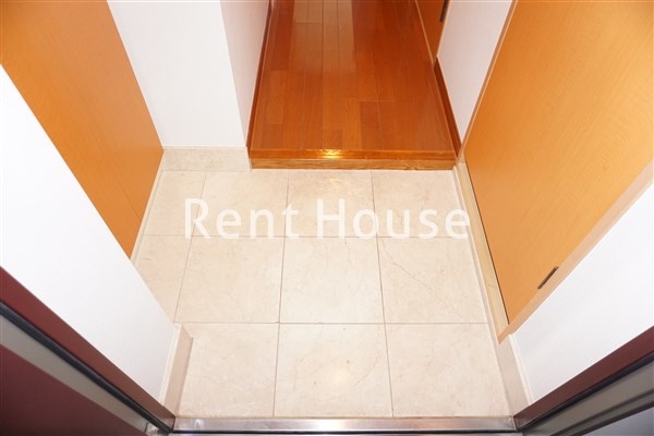 ガーデン西荻窪 玄関