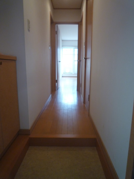 パインプラッツ 玄関