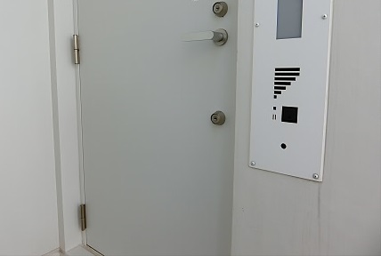 パラヴェント 玄関