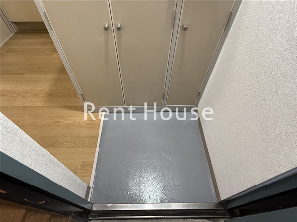 プチメゾン 玄関