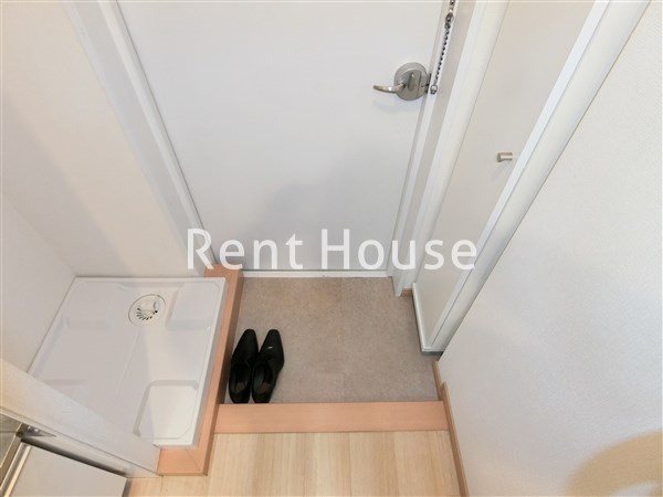 アゼールリドー 玄関