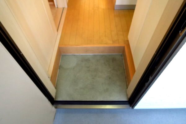 コンフォートヒルズ -当社管理物件- 玄関