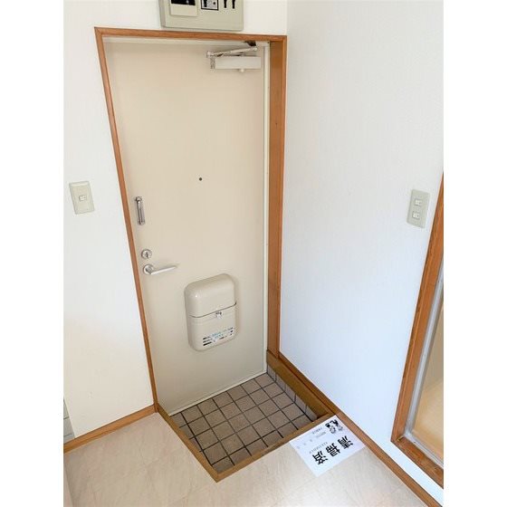 ヴィラローズ　弊社管理物件 玄関