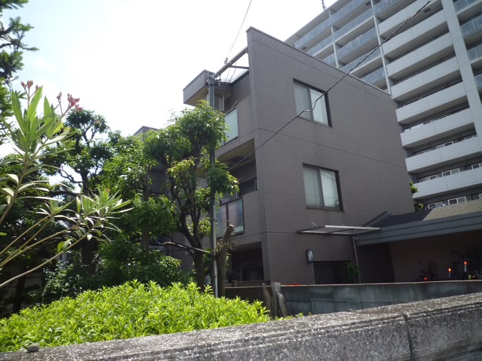 パストラル西府 外観