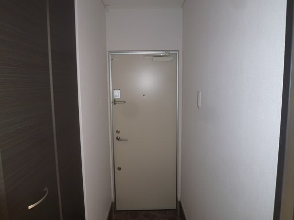 ハイム・ヤバタ 玄関