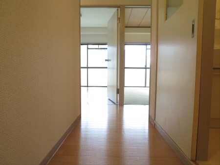 清和レジデンス【下高井戸店専任物件】 玄関