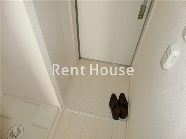 リブリ・モナミ・エムケイ 玄関