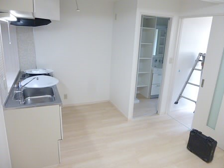 和泉４丁目テラスハウス【下高井戸店管理物件】 リビング