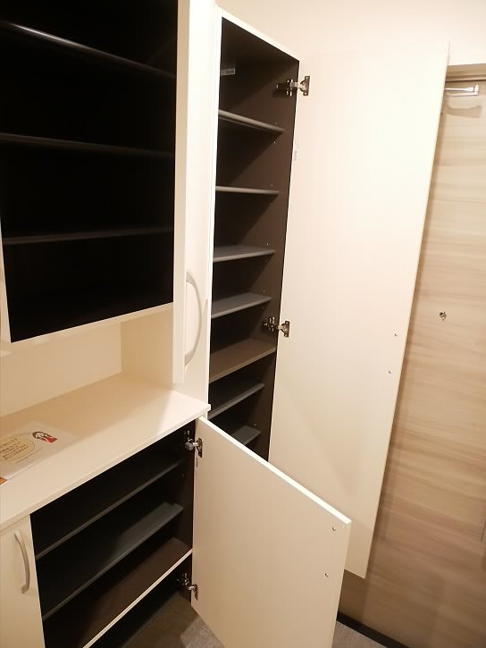 セレスティア南烏山 玄関
