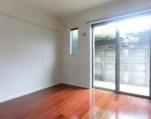 ファミーユ リアン ベッドルーム