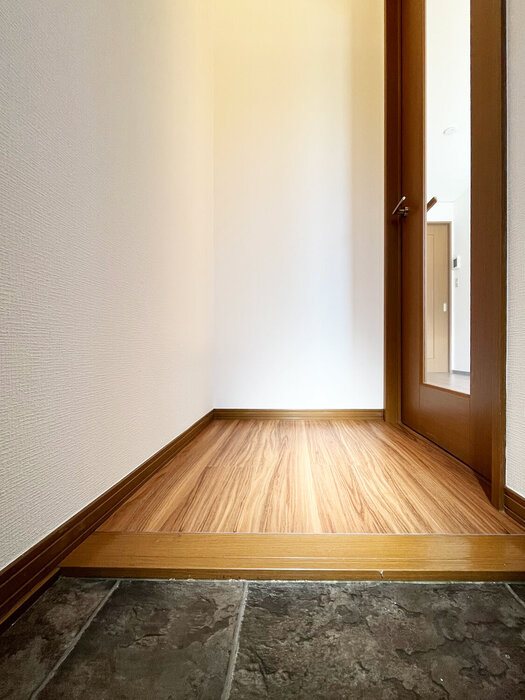 ドエルカルミアB 玄関