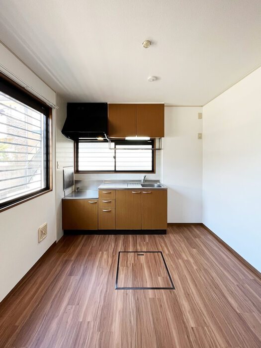 ドエルカルミアB キッチン