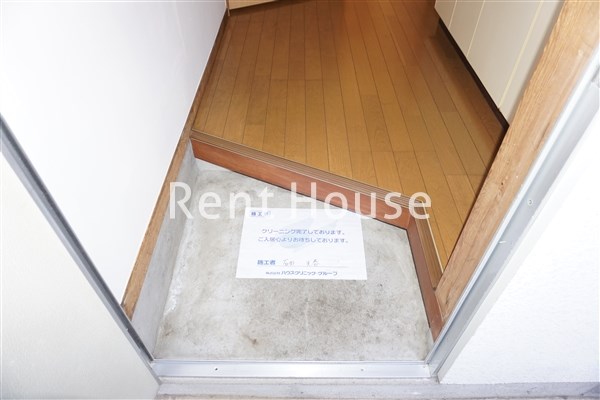 ハイツ栄連 玄関