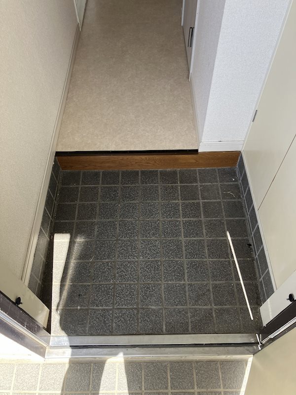 リバーサイドマンション 玄関