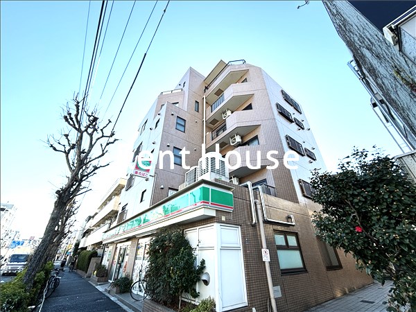 ラカーサモモイ 外観