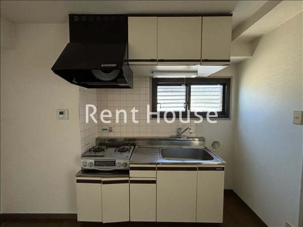 ラカーサモモイ キッチン