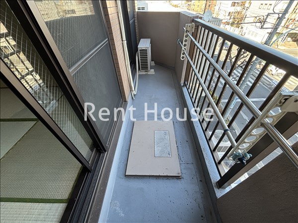 ラカーサモモイ ベランダ