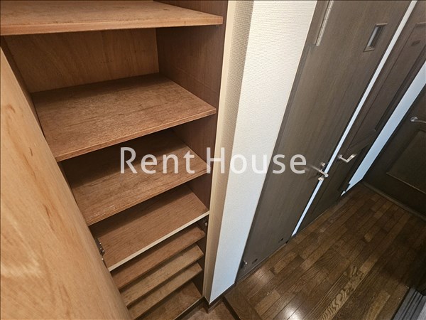 プレステージ三鷹 玄関