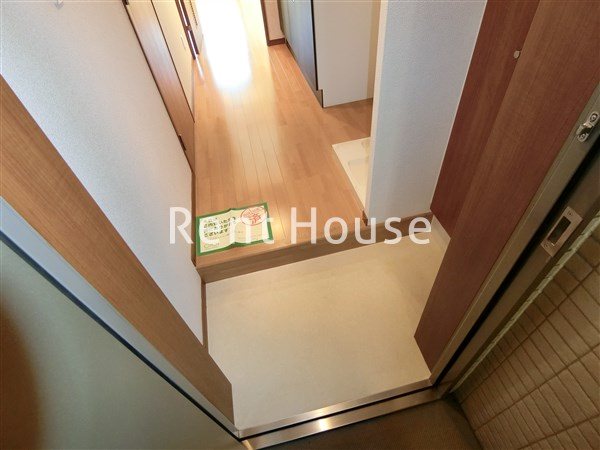 コーマ ディ ルッソ 玄関