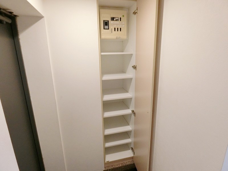 グレースコート府中 玄関
