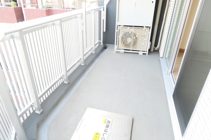 プレミスト調布駅前ブリリアントプレイス　 ベランダ