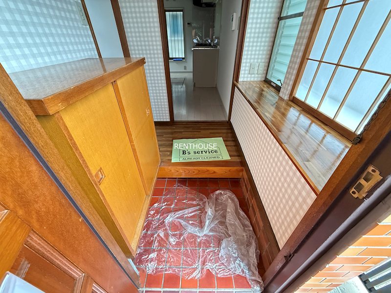 上石原1丁目戸建 玄関