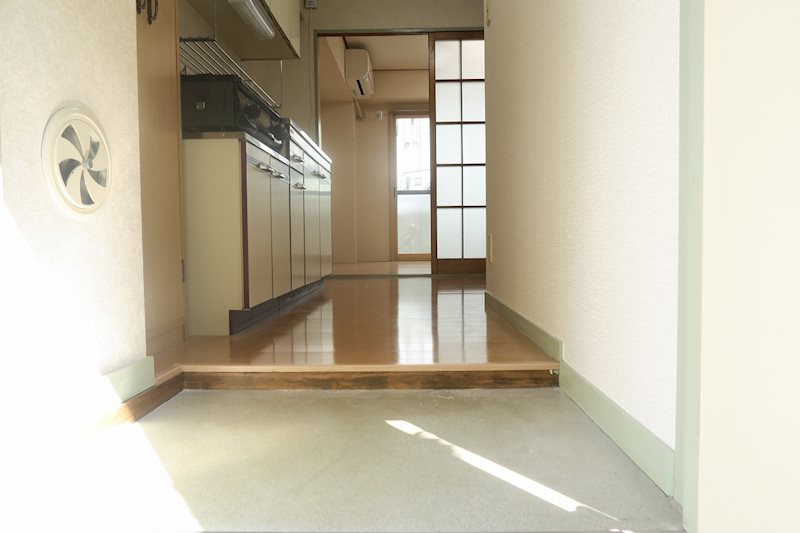 新井ハイツ 玄関