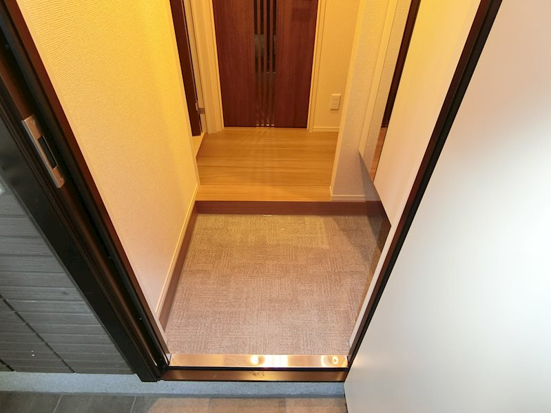 D-RESIDENCE府中桜通り 玄関