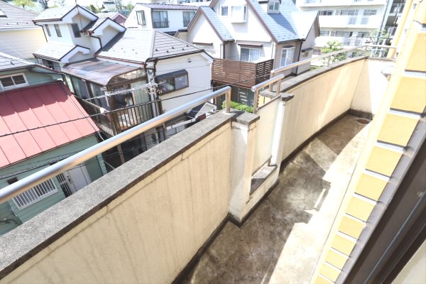 エステートハイム -当店専任物件- ベランダ