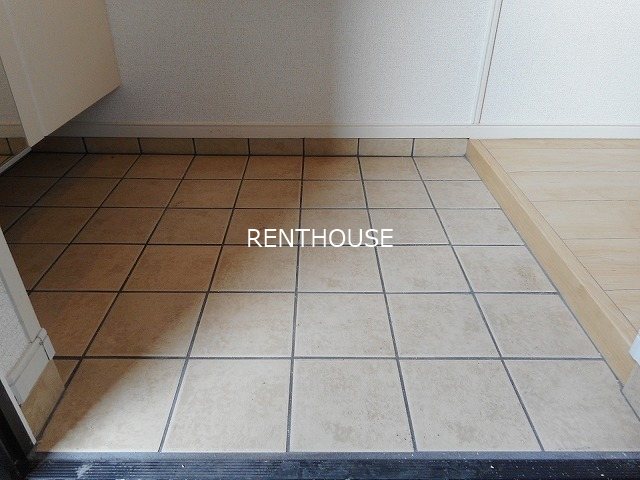 フラワーキャット 玄関