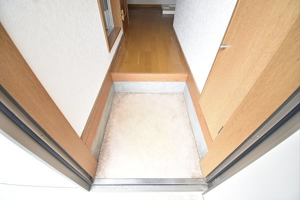 ドミール   玄関