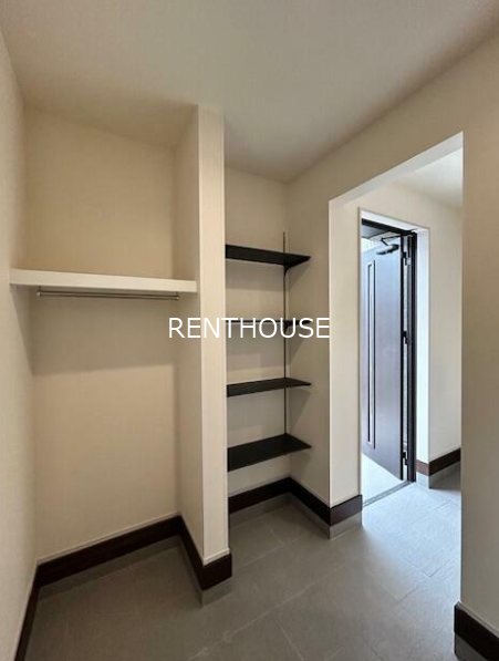 府中市押立町新築戸建   玄関