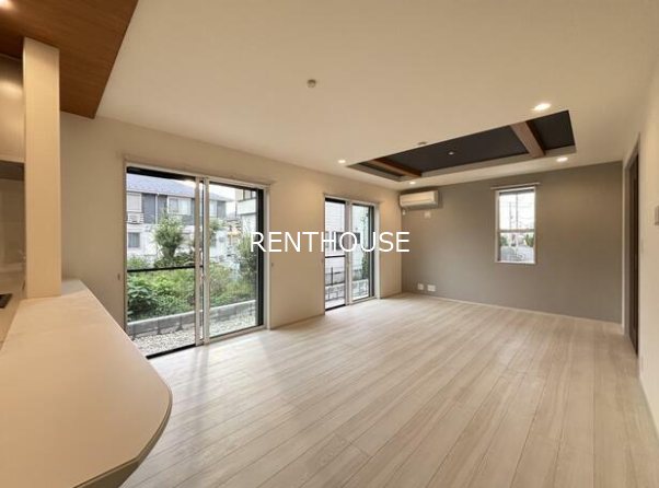 府中市押立町新築戸建  リビング