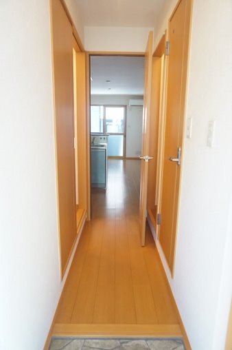 ルーエ弐番館   玄関