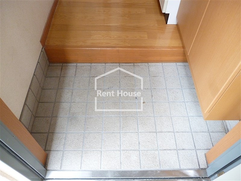 コーポソアラ　【東京外国語大学受験生事前予約可能物件】  玄関