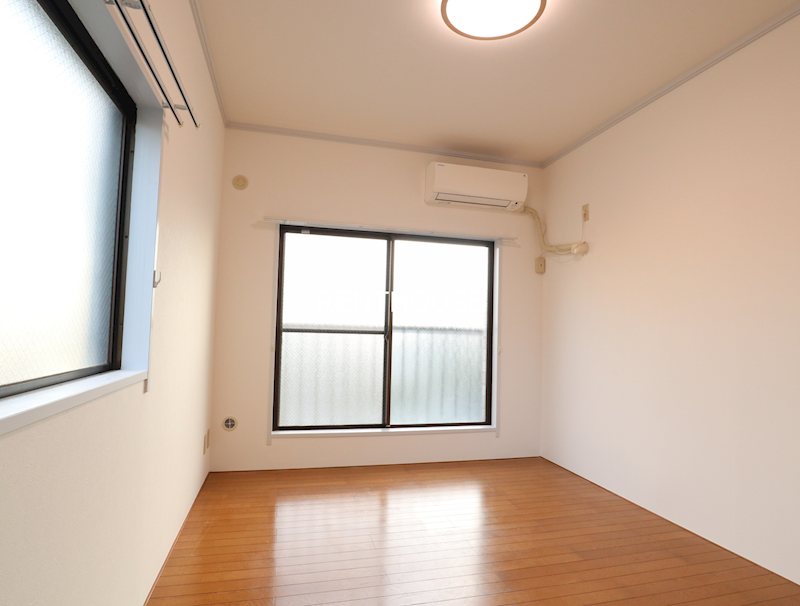 ローズマンション高山   ベッドルーム