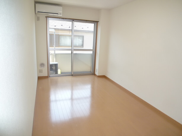 シャトル聖調布   リビング