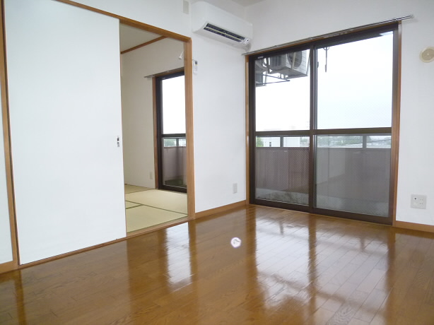 菊野台KYハイツ　 リビング