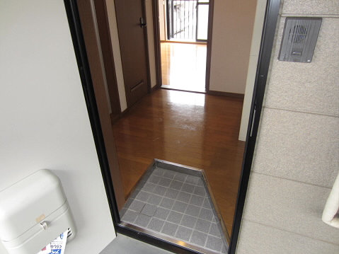 ベルメゾンカワテ　  玄関